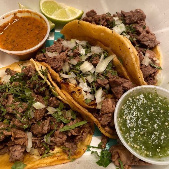 Meet your Posher, Jennifer - Picture 1 of 1